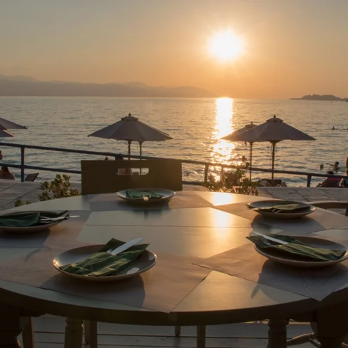 Tο "Pepe Rosso" στο Λουτράκι φέρνει την Ιταλία στο τραπέζι μας με την ομορφότερη θέα στον Κορινθιακό