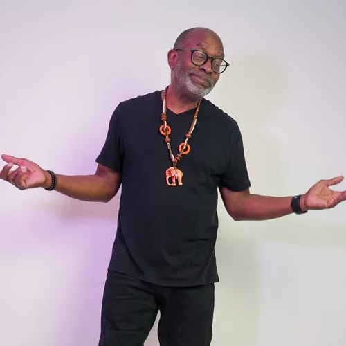 Brian Jackson: "Θέλαμε ν' ανακατέψουμε επαναστατική σκέψη και πανανθρώπινα ζητήματα"