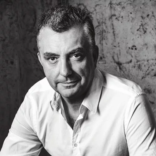 Μανουέλ Βίλας: "Κατά βάθος η ζωή είναι κωμωδία"