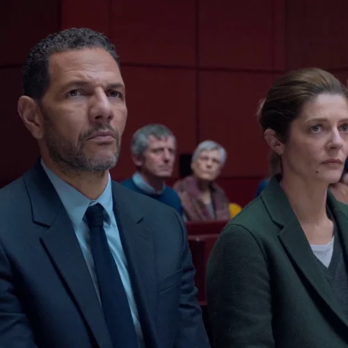 Το Κορίτσι με το Βραχιόλι