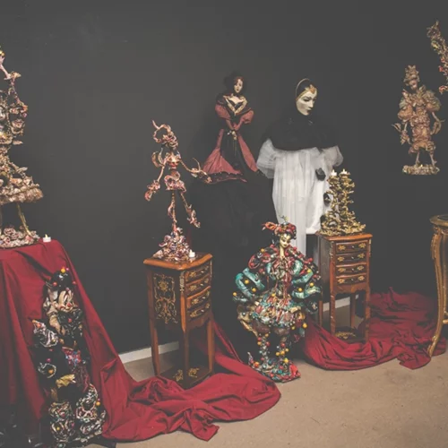 "Σμιλευμένες Μνήμες": 40 χρόνια καλλιτεχνικής δημιουργίας για τον Τάκη Λουκάτο