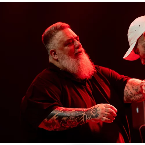 B.D. Foxmoor: Γιόρτασε 30 χρόνια δισκογραφίας στο "Arch", αφήνοντας όμως ανάμεικτα συναισθήματα