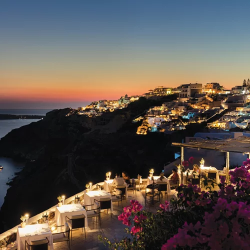 Θα γεμίσει η Σαντορίνη το καλοκαίρι;