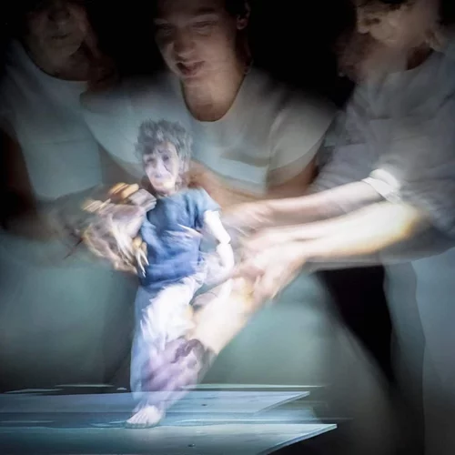 "Εφημερία": Η πολυσυζητημένη κουκλοθεατρική παράσταση για ενήλικες συνεχίζει