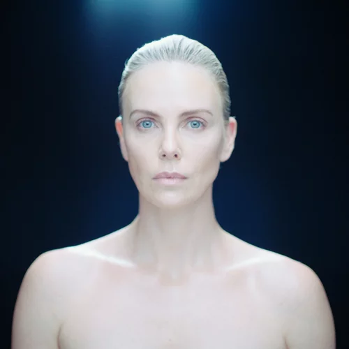 "GENER8ION": Σέρφερ, αντάρτες και η Σαρλίζ Θερόν στο πρότζεκτ των Romain Gavras και Surkin