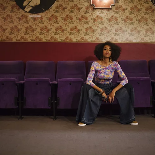 Τα DJ sets της Flo Real είναι μια μουσική αγκαλιά για να βυθιστείς