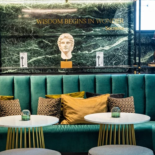 Μια κοσμοπολίτικη εμπειρία στην καρδιά του ιστορικού κέντρου