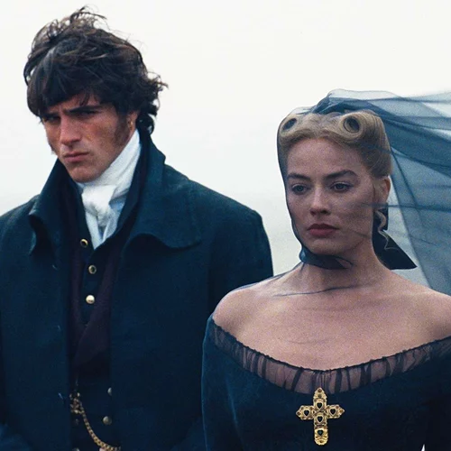 'Ανεμοδαρμένα Ύψη': Όλοι οι λόγοι που ανυπομονούμε για τη νέα μεταφορά του γνωστού μυθιστορήματος