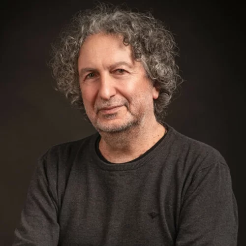 Ο  "Πλανόδιος"  του Γιώργου Καζαντζή κάνει στάση στον Σταυρό του Νότου