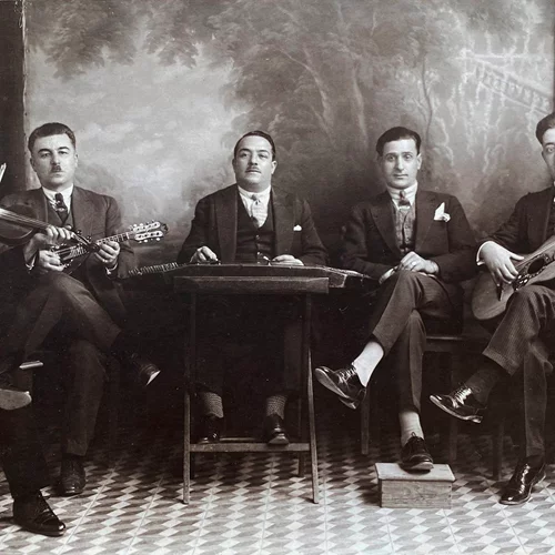 Μια περιήγηση στην έκθεση για το "Ρεμπέτικο": Σκέψεις και εντυπώσεις