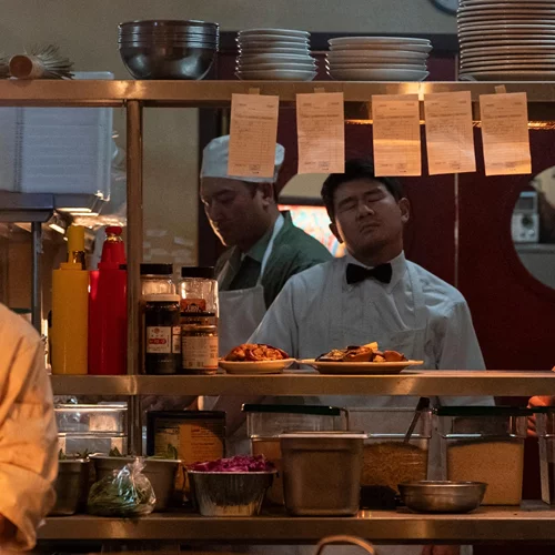 Το σπιρτόζικο "Interior Chinatown" ήρθε στο Disney+