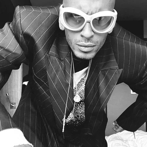 O Patrick Mason σε ένα hybrid techno performance στο "Oddity"