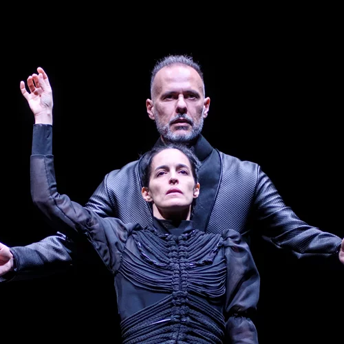 Μικροί πυροβολισμοί μέσα στη νύχτα