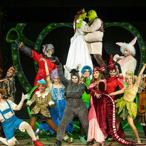 "Shrek the musical": Η ιστορία του πολυαγαπημένου "τέρατος" συνεχίζεται στη σκηνή του Περοκέ