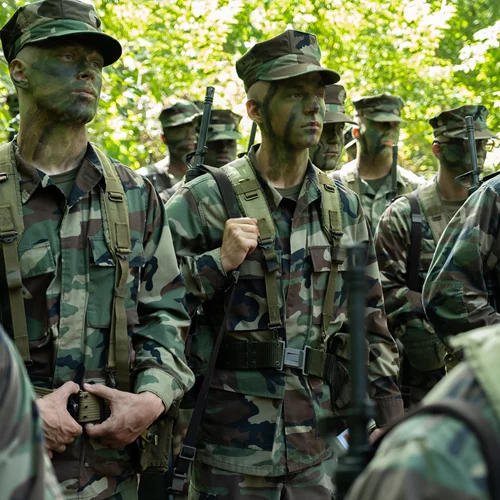 Πώς γίνεται το "Boots" του Netflix να προκάλεσε την οργή του Πενταγώνου;