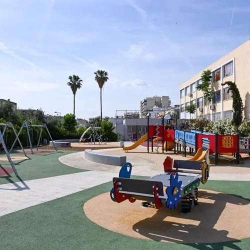 Δήμος Αθηναίων: Ένας νέος παιχνιδότοπος στον Νέο Κόσμο με όργανα και για ΑμεΑ