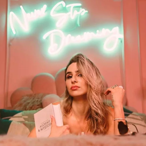 Λατρέψαμε τη νέα διασκευή της Kid Moxie στο Maestro του Χριστόφορου Παπακαλιάτη