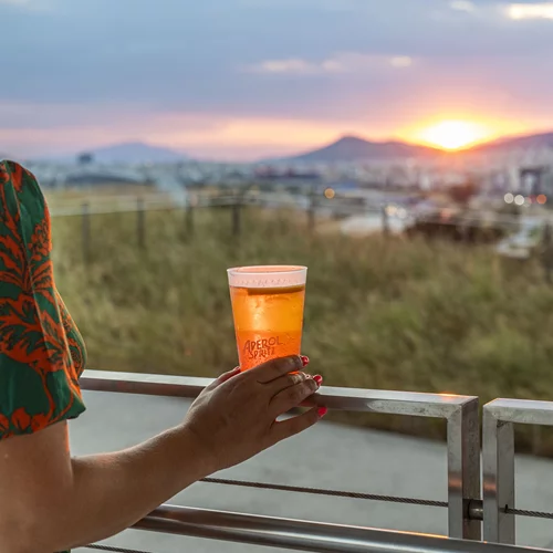 Το Aperol δροσίζει τα ηλιοβασιλέματά μας στο ΚΠΙΣΝ