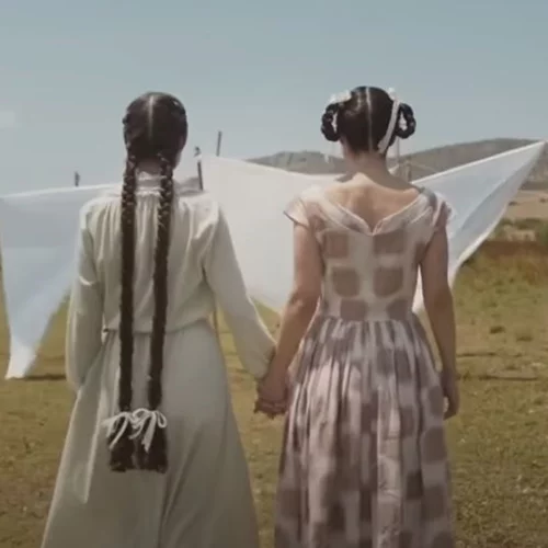 Από τη σελίδα στη μικρή οθόνη: 4 + 1 μυθιστορήματα μετατρέπονται σε τηλεοπτικές σειρές