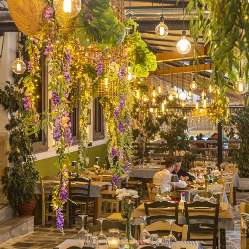 Στο "Αμπιμπάγιο" στο Θησείο το μενού του Αγίου Βαλεντίνου έχει γεύση Ακρόπολης