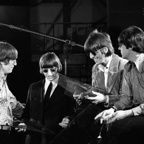 Ξαναγνωρίζοντας το σπουδαίο: Μια βουτιά στο "Revolver" των Beatles