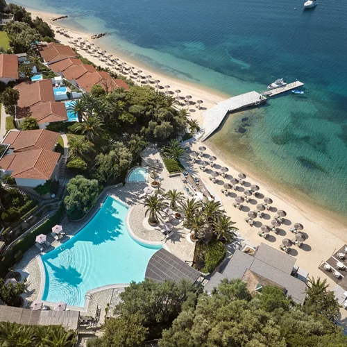 "Eagles Palace": 50 χρόνια στην πολυτελή αετοφωλιά της Χαλκιδικής