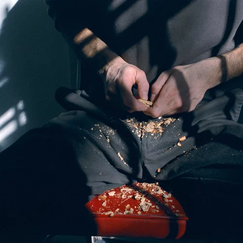 Μια έκθεση που διέπεται από και ενεργοποιεί σχέσεις στήνει το Μουσείο Μπενάκη Πειραιώς για τη Συλλογή Νίκου Αλεξίου