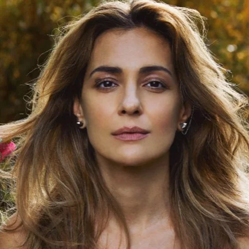 Η Νατάσα Μποφίλιου έρχεται στο Θέατρο Βράχων σε μία παράσταση των Θέμη Καραμουρατίδη και ο Γεράσιμου Ευαγγελάτου