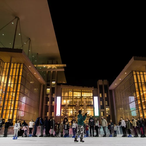 Χριστούγεννα 2021: Όλες οι οδηγίες για τα παγοδρόμια που είναι ανοιχτά στην Αθήνα