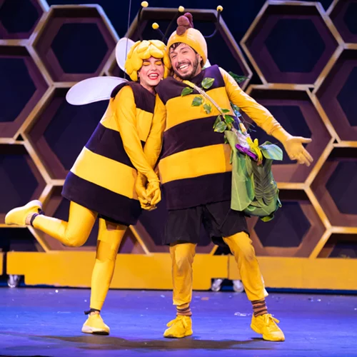 Η αγαπημένη "Μάγια η μέλισσα" πετάει στο θέατρο Βεάκη