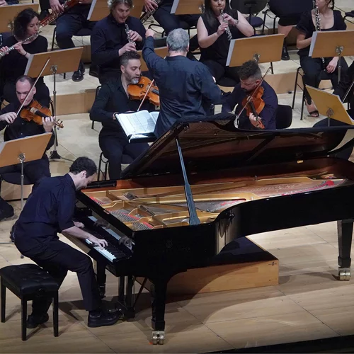 Εμβαθύνοντας στη μουσική με τη "Φιλαρμόνια": συναυλίες με σπάνια έργα και σολίστ επιπέδου (Τροχόπουλος, Χατζηνικολάου, Μαραγκού)