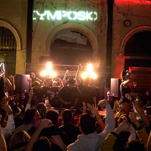 Μετά την εμπειρία "Σymposio" δεν θα ξαναδούμε ποτέ τη Βαρβάκειο με το ίδιο μάτι