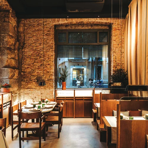 Η "Normal" απάντηση των 3άστερων αδελφών Roca στην πανδημία