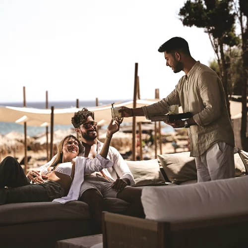 "The Bay Hotel & Suites": Ένα μοναδικό ησυχαστήριο στη Ζάκυνθο