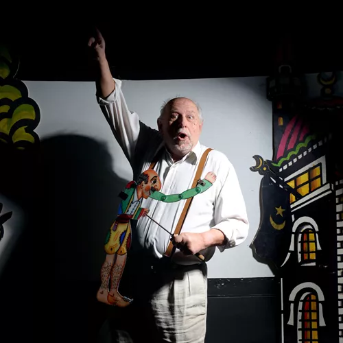 Καραγκιοζοπαίχτης νυν και αεί