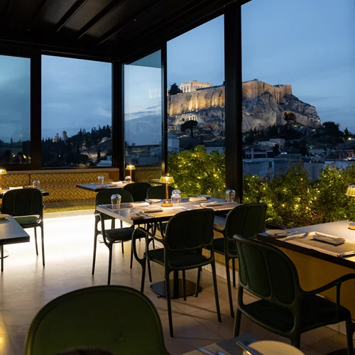 To νέο μενού του "Sense", με έμπνευση από τα Ελευσίνια Μυστήρια, μας καλεί σε μια αξέχαστη γαστρονομική τελετουργία