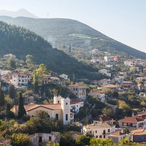 Τριφυλία: Το κρυμμένο διαμάντι που τα έχει όλα- Ακόμη και πύργο του Άιφελ