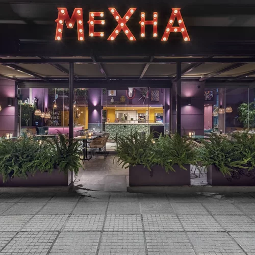 Pre-Xmas Parties στο "Mexha", με την τεκίλα Rooster Rojo και την παραγωγό του Best 92,6 Εύη Σιδηροπούλου