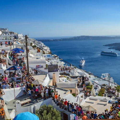 Η Ελλάδα στο κέντρο του Δείκτη Υπερτουρισμού: Αντιμετώπιση και στρατηγικές για βιώσιμη τουριστική ανάπτυξη