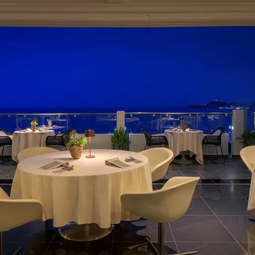 Βραβευμένες γυναίκες στο Local Gourmet Festival του "Noble" στη Ρόδο