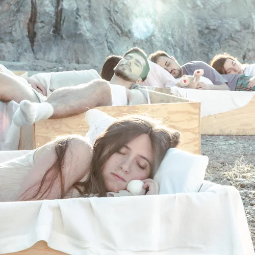 Η ομάδα "Εν Δυνάμει" ανεβάζει τους "Υπνοβάτες" στο Δημοτικό Θέατρο Πειραιά