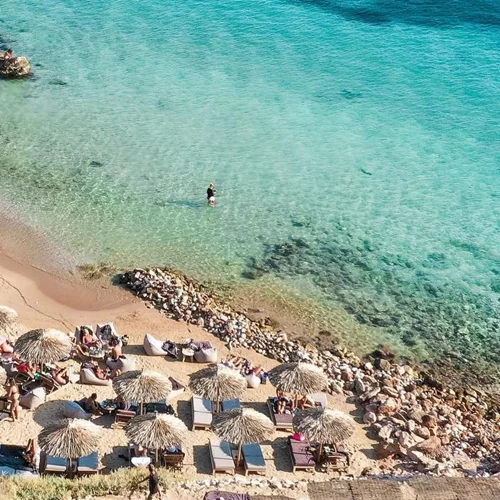 Οι καλύτερες παραλίες της Αθήνας σύμφωνα με το Condé Nast Traveller