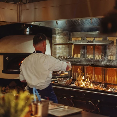 "Mountain": Βουνό και θάλασσα στις... φλόγες στο πολυσυζητημένο εστιατόριο του Λονδίνου