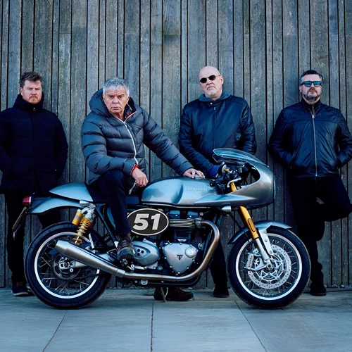 The Stranglers: "Midnight Summer Dream" στα ριζά της φωτισμένης Ακρόπολης