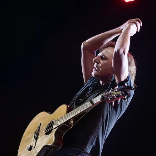 Ο Βασίλης Παπακωνσταντίνου στο πιο σταθερό ραντεβού του καλοκαιριού