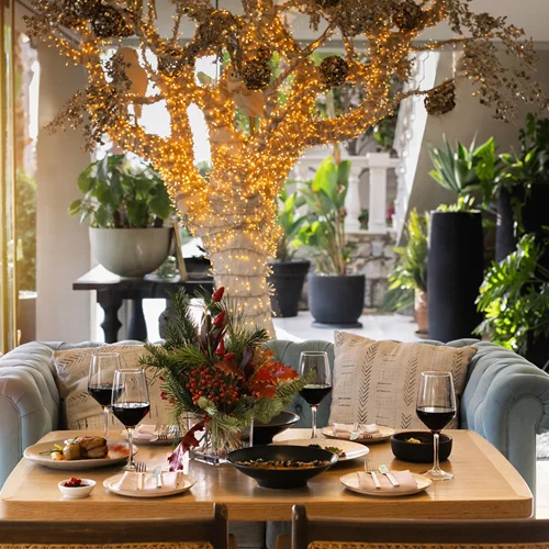 Λαμπερές γιορτές στο εστιατόριο "Colonial"