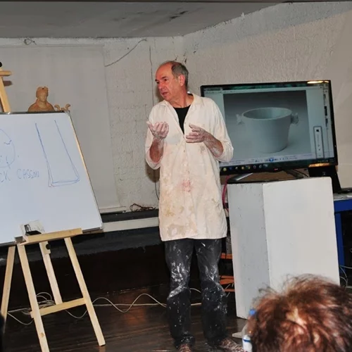 Πέθανε ο κεραμίστας Κώστας Ταρκάσης