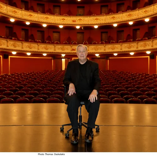 "Τρεις ψηλές γυναίκες": O Μπομπ Ουίλσον στο Δημοτικό Θέατρο Πειραιά: Η προπώληση ξεκίνησε!