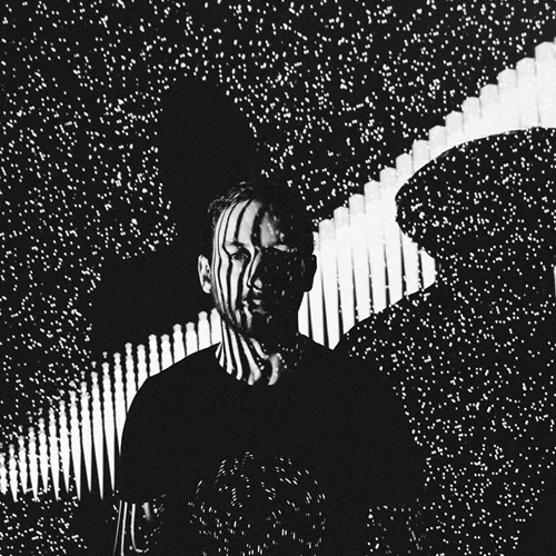 Ο Max Cooper φέρνει πίσω τα επικά κυριακάτικα Eden events