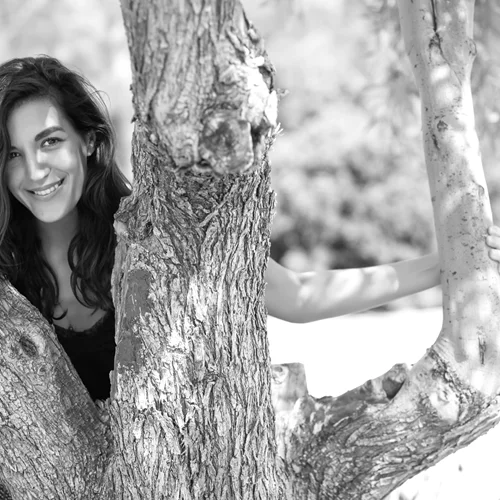 Ελεάνα Γεωργούλη: "Γιατί να μυθεύεται κανείς από απόσταση και όχι όταν είναι ακόμη ζωντανός;"